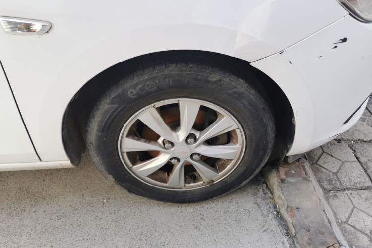 Used Chevrolet Sail 2018 Sail 3 1.5L AMT Happiness Sunroof Edition Right Front Wheel Hub
