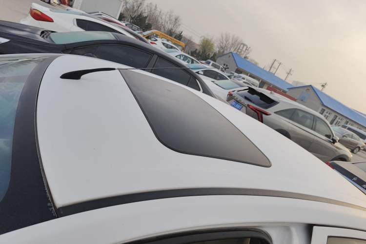 Used Chevrolet Sail 2018 Sail 3 1.3L Manual Comfort Sunroof Edition Roof