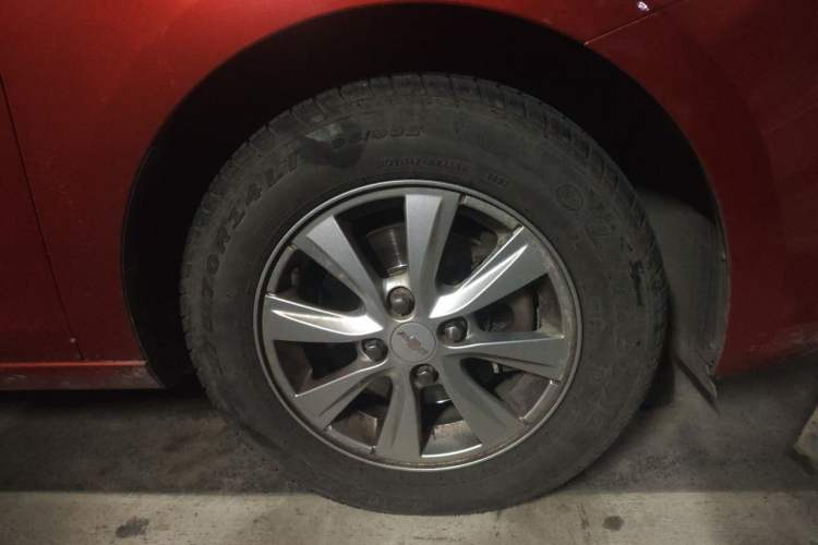 Used Chevrolet Sail 2018 Sail 3 1.5L AMT Happiness Sunroof Edition Right Front Wheel Hub