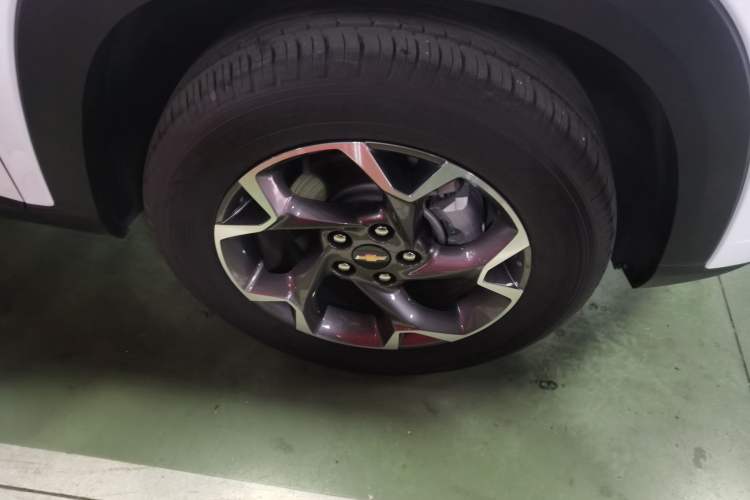 Used Chevrolet Seeker 2023 1.5T CVT Redline Blackhawk Edition Right Front Wheel Hub