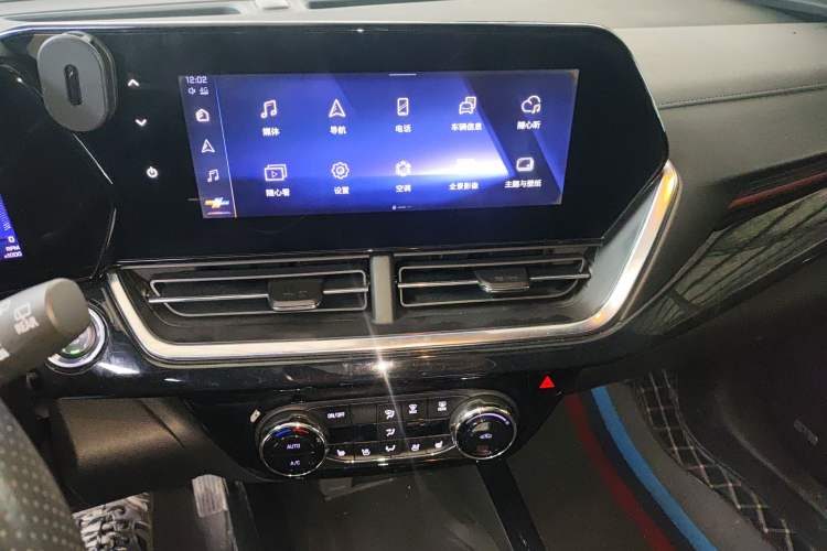 Used Chevrolet Seeker 2022 1.5T CVT RS Honeycomb Edition Audio And AC Panel