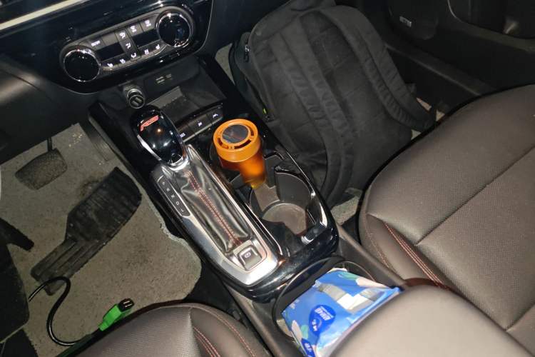Used Chevrolet Seeker 2022 1.5T CVT RS Honeycomb Edition Gear Lever