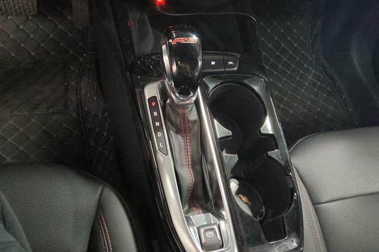 Used Chevrolet Seeker 2022 1.5T CVT RS Honeycomb Edition Gear Lever