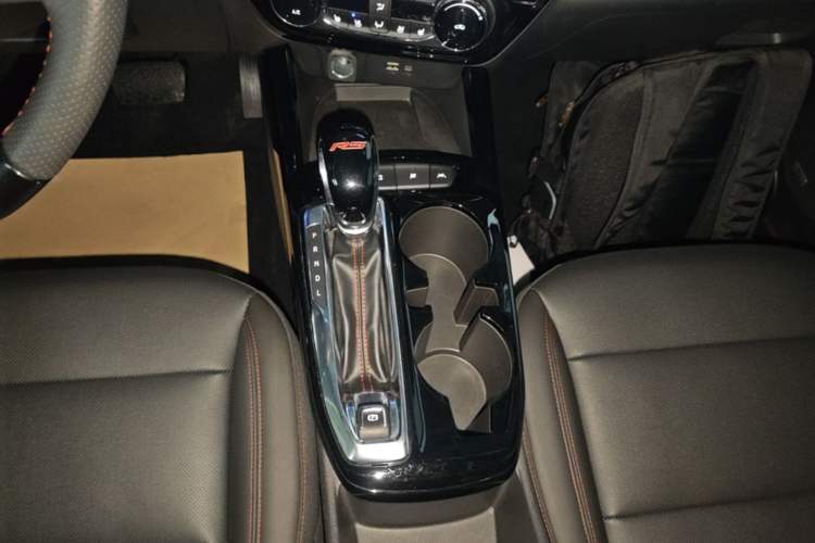 Used Chevrolet Seeker 2022 1.5T CVT RS Honeycomb Edition Gear Lever
