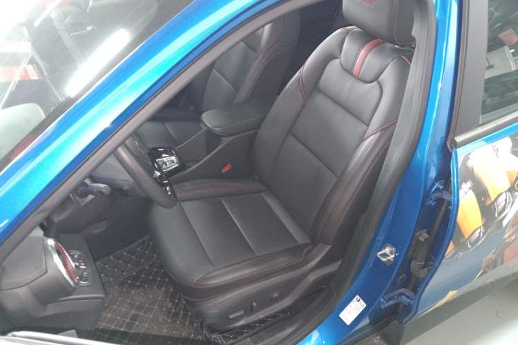 Used Chevrolet Seeker 2022 1.5T CVT RS Honeycomb Edition Left Front Seat