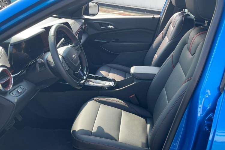 Used Chevrolet Seeker 2022 1.5T CVT RS Honeycomb Edition Left Front Seat