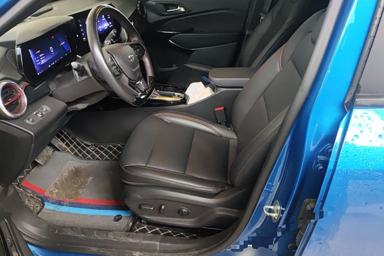 Used Chevrolet Seeker 2022 1.5T CVT RS Honeycomb Edition Left Front Seat