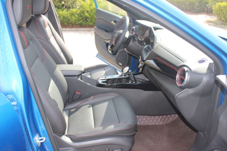 Used Chevrolet Seeker 2022 1.5T CVT RS Honeycomb Edition Left Front Seat
