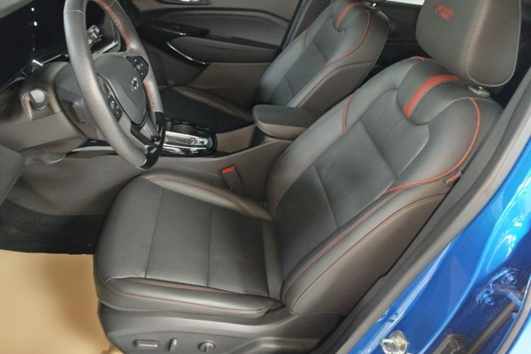 Used Chevrolet Seeker 2022 1.5T CVT RS Honeycomb Edition Left Front Seat