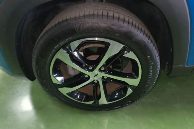 Used Chevrolet Seeker 2022 1.5T CVT RS Bee Wave Edition Left Front Wheel Hub