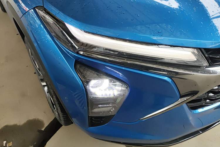 Used Chevrolet Seeker 2022 1.5T CVT RS Honeycomb Edition Right Front Headlight