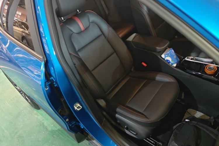 Used Chevrolet Seeker 2022 1.5T CVT RS Honeycomb Edition Right Front Seat