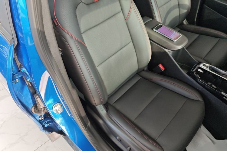 Used Chevrolet Seeker 2022 1.5T CVT RS Honeycomb Edition Right Front Seat