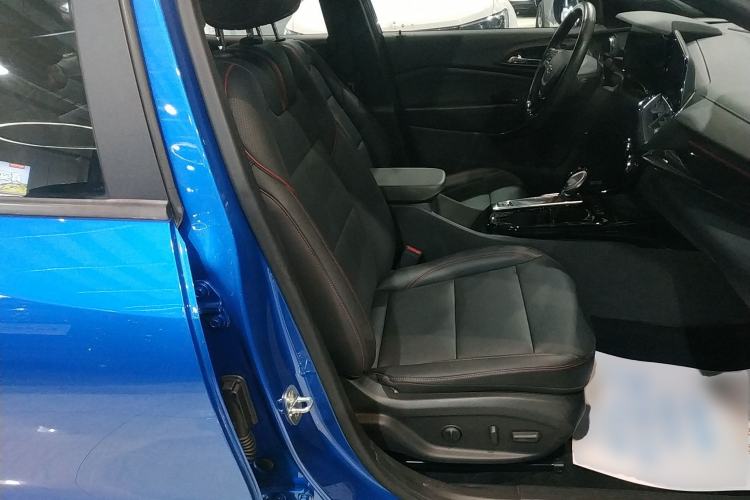 Used Chevrolet Seeker 2022 1.5T CVT RS Honeycomb Edition Right Front Seat