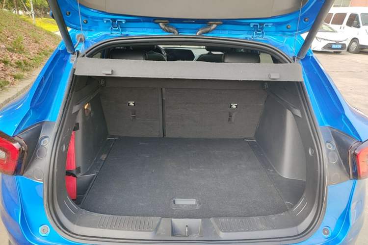 Used Chevrolet Seeker 2022 1.5T CVT RS Honeycomb Edition Trunk