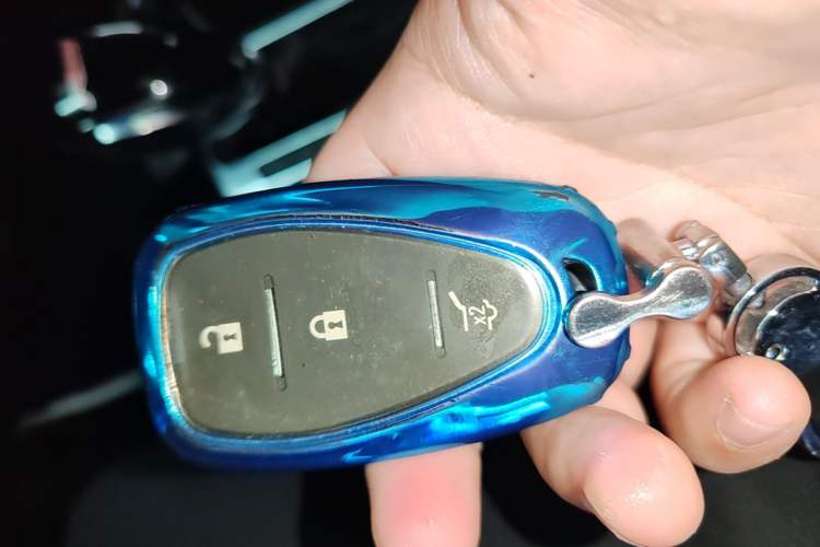 Used Chevrolet Seeker 2022 1.5T CVT RS Honeycomb Edition Vehicle Key