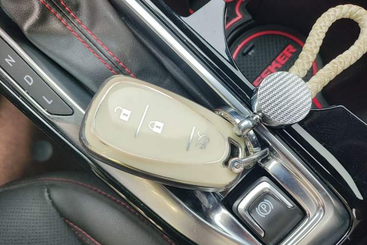 Used Chevrolet Seeker 2022 1.5T CVT RS Honeycomb Edition Vehicle Key