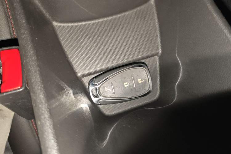 Used Chevrolet Seeker 2022 1.5T CVT RS Honeycomb Edition Vehicle Key