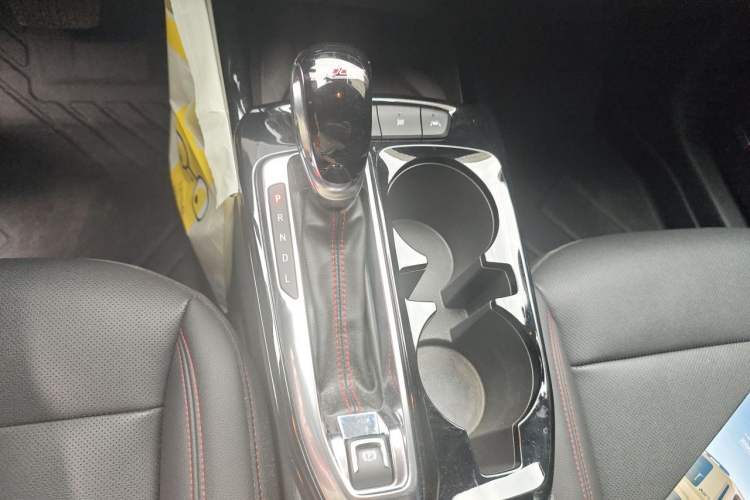 Used Chevrolet Seeker 2022 1.5T CVT RS Honeycomb Edition Gear Lever