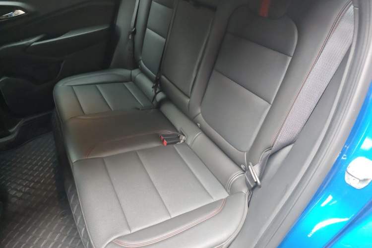 Used Chevrolet Seeker 2022 1.5T CVT RS Honeycomb Edition Left Rear Seat