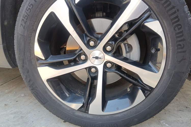 Used Chevrolet Seeker 2022 1.5T CVT RS Bee Wave Edition Right Front Wheel Hub
