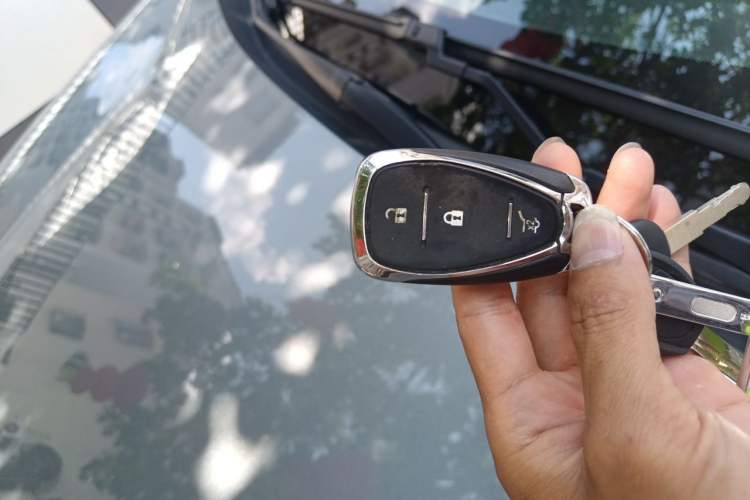 Used Chevrolet Seeker 2022 1.5T CVT RS Bee Wave Edition Vehicle Key