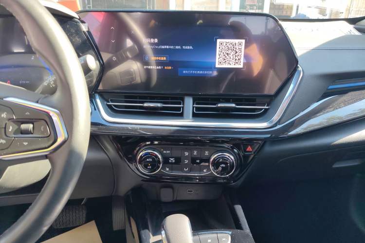 Used Chevrolet Seeker 2022 1.5T CVT Trendy Edition Audio And AC Panel