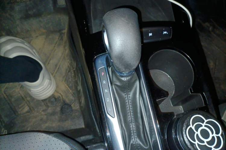 Used Chevrolet Seeker 2022 1.5T CVT Trendy Edition Gear Lever