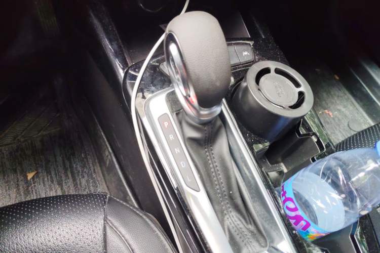 Used Chevrolet Seeker 2022 1.5T CVT Trendy Smart Edition Gear Lever