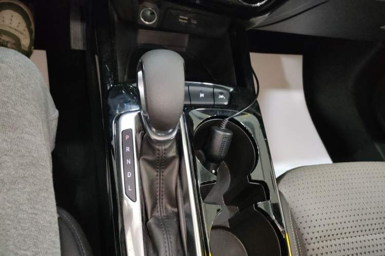Used Chevrolet Seeker 2022 1.5T CVT Trendy Smart Edition Gear Lever