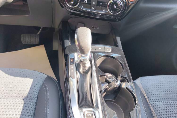 Used Chevrolet Seeker 2022 1.5T CVT Trendy Edition Gear Lever