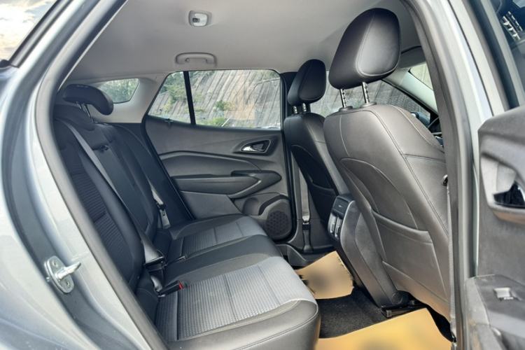 Used Chevrolet Seeker 2022 1.5T CVT Trendy Smart Edition Interior 8