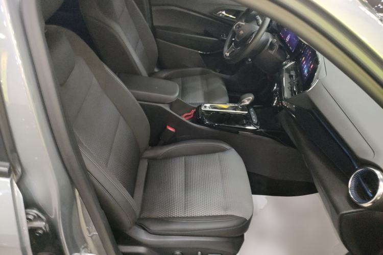 Used Chevrolet Seeker 2022 1.5T CVT Trendy Smart Edition Right Front Seat