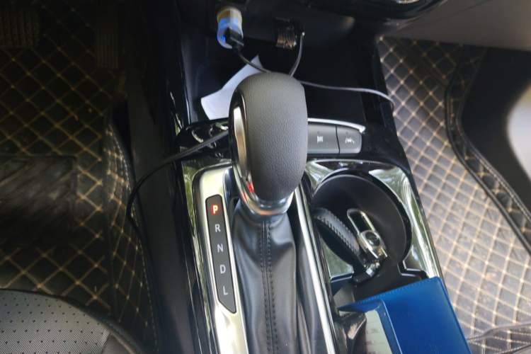 Used Chevrolet Seeker 2022 1.5T CVT Trendy Smart Edition Gear Lever