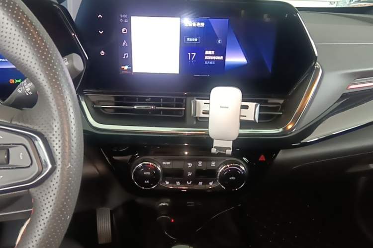 Used Chevrolet Seeker 2022 1.5T CVT RS Bee Wave Edition Audio And AC Panel