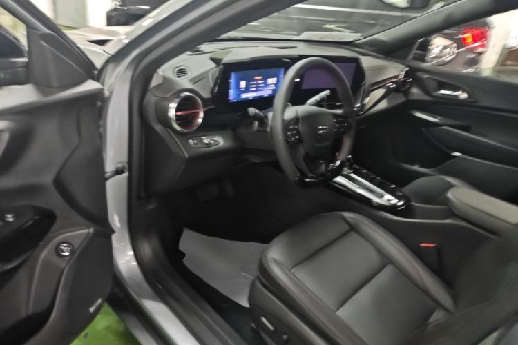 Used Chevrolet Seeker 2022 1.5T CVT RS Bee Wave Edition Driver Seat