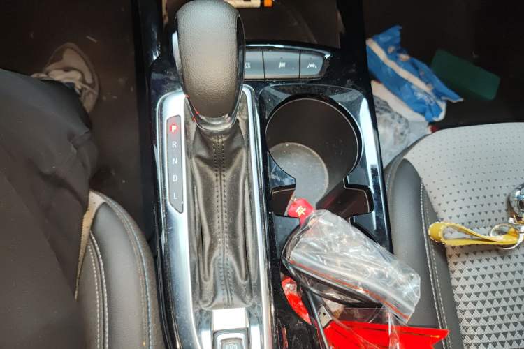 Used Chevrolet Seeker 2022 1.5T CVT Trendy Smart Edition Gear Lever