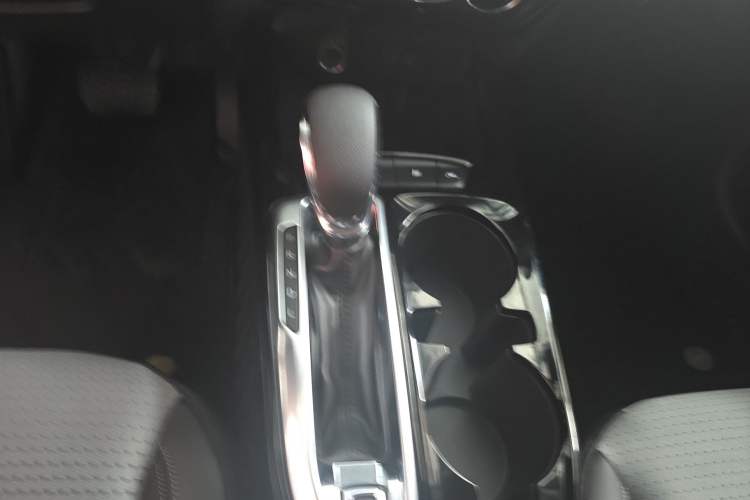 Used Chevrolet Seeker 2022 1.5T CVT Trendy Smart Edition Gear Lever