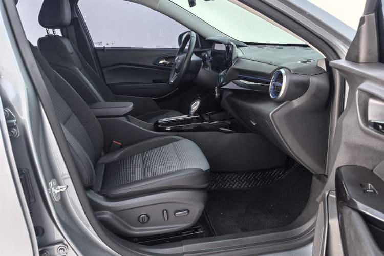 Used Chevrolet Seeker 2022 1.5T CVT Trendy Smart Edition Interior 6
