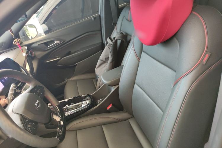Used Chevrolet Seeker 2022 1.5T CVT RS Bee Wave Edition Left Front Seat