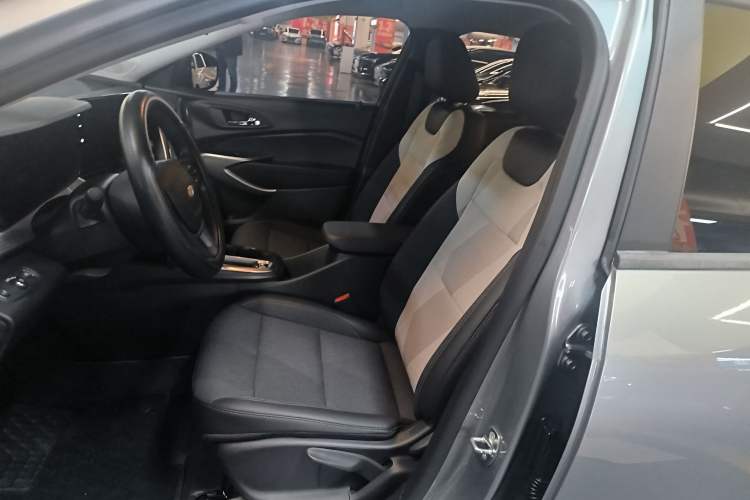 Used Chevrolet Seeker 2022 1.5T CVT Trend-Setting Edition Left Front Seat