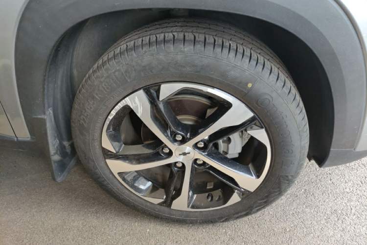 Used Chevrolet Seeker 2022 1.5T CVT RS Bee Wave Edition Right Front Wheel Hub