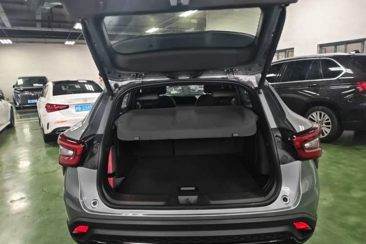 Used Chevrolet Seeker 2022 1.5T CVT RS Bee Wave Edition Trunk