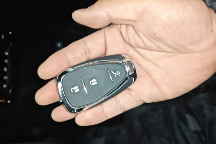 Used Chevrolet Seeker 2022 1.5T CVT RS Bee Wave Edition Vehicle Key