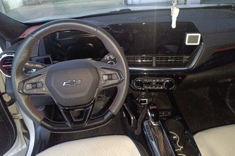 Used Chevrolet Seeker 2022 1.5T CVT RS Bee Wave Edition Center Console
