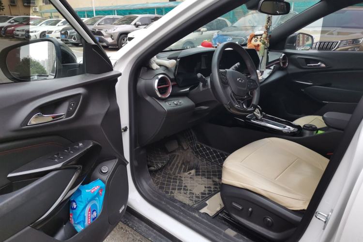 Used Chevrolet Seeker 2022 1.5T CVT RS Honeycomb Edition Driver Seat