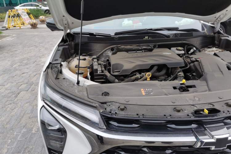 Used Chevrolet Seeker 2022 1.5T CVT RS Honeycomb Edition Engine Bay Right