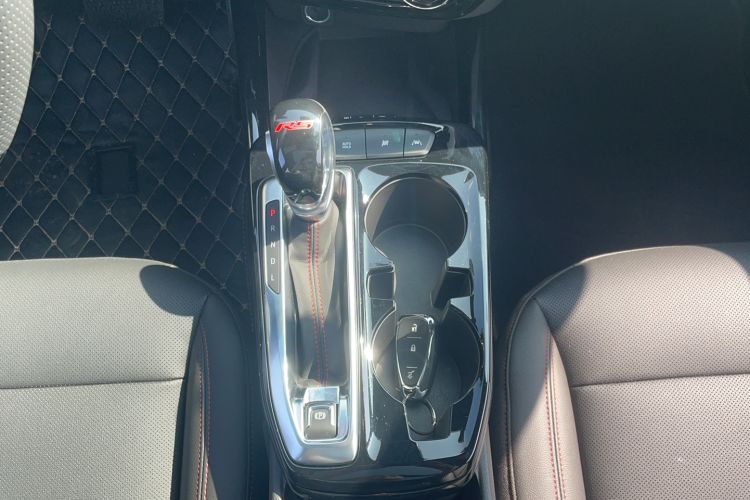 Used Chevrolet Seeker 2022 1.5T CVT RS Honeycomb Edition Gear Lever