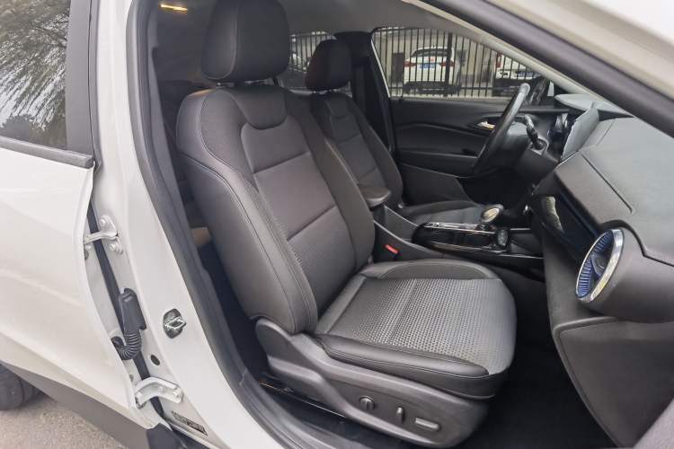 Used Chevrolet Seeker 2022 1.5T CVT Trendy Smart Edition Interior 4