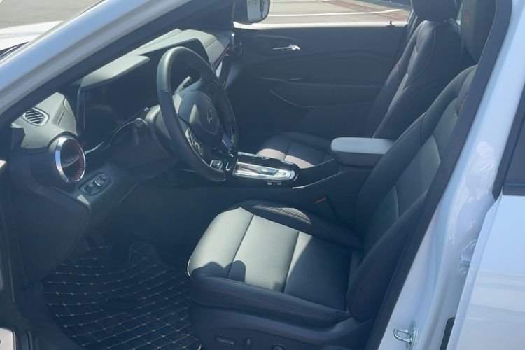 Used Chevrolet Seeker 2022 1.5T CVT RS Honeycomb Edition Left Front Seat